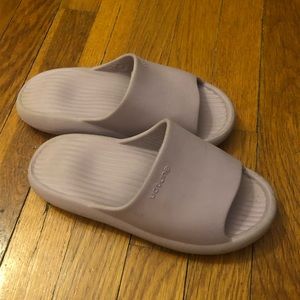 Udtune Lavender Slip-On Sandals